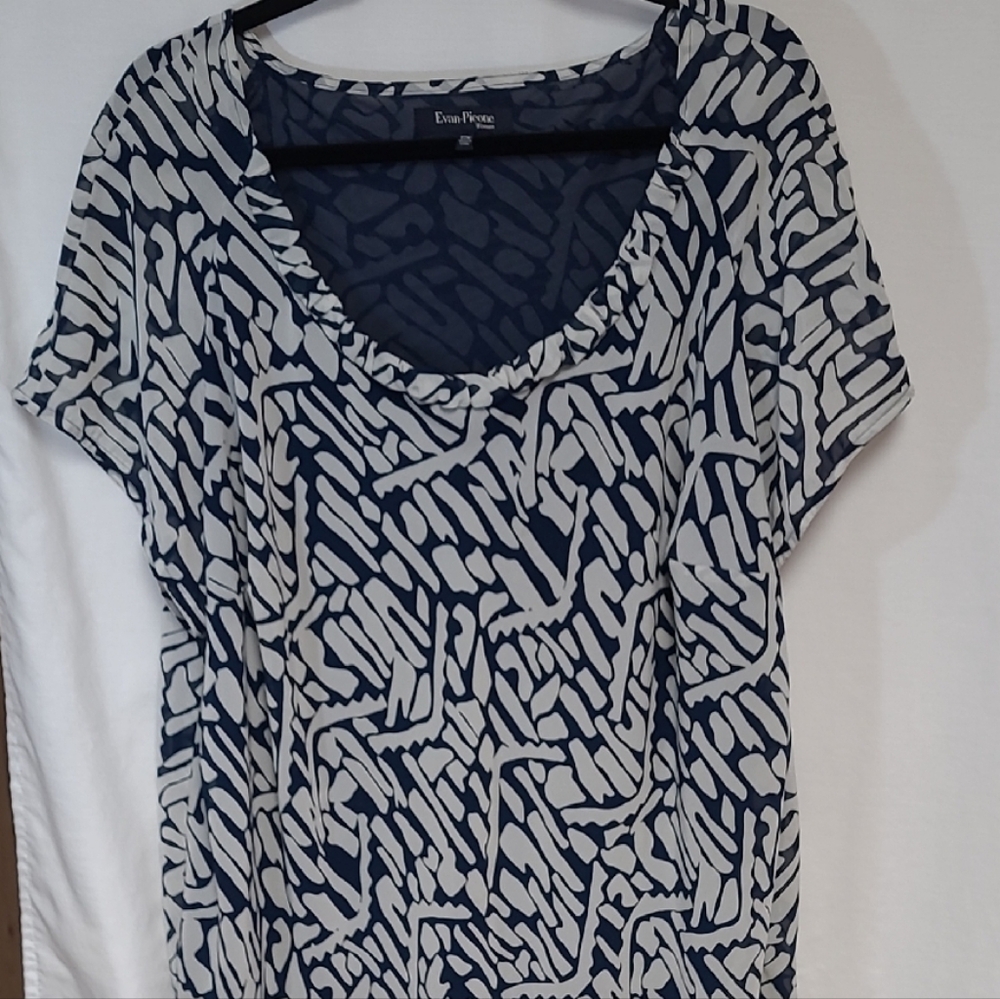 Evan Picone novelty Patterned Short Sleeve Blouse Neckline detail 22W